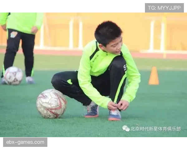 足球新星成长之路：青训营到职业联赛的蜕变与挑战