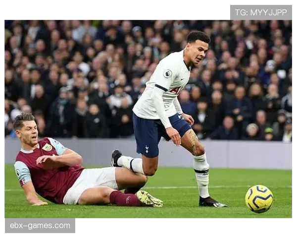 费耶边路进攻表现稳健，球队状态回暖引发热议