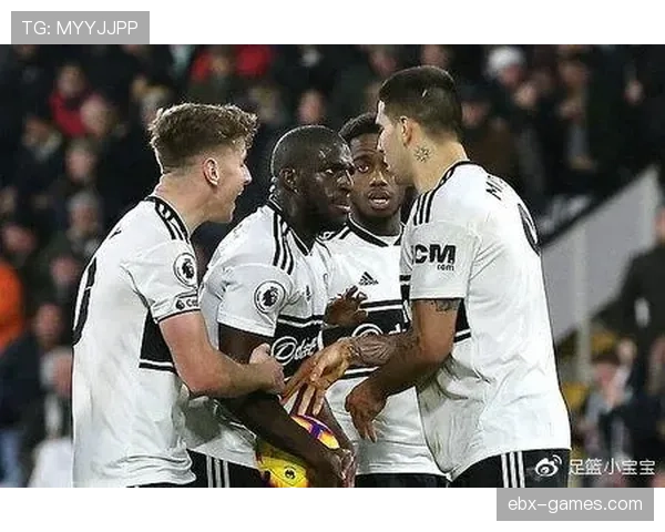 詹姆斯·贾斯汀本赛季在英超表现稳健，攻防两端持续提升